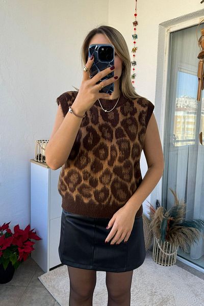 Kubos Moda Leopard Pattern Crew Neck Soft Sweater