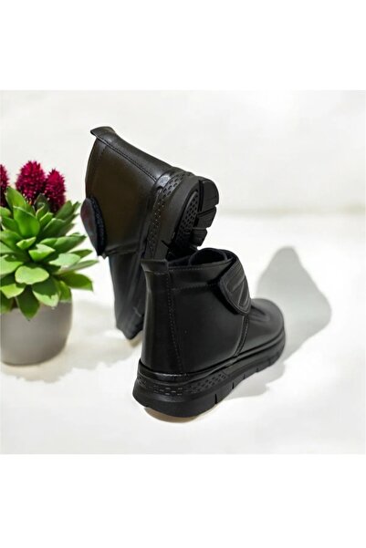 Wanetti Su Geçirmez Yarım Bot İçi Kürklü Sağlam Ortopedik Tabanlı Şık Kadın Botu