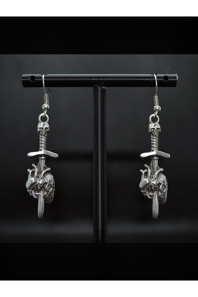 DiceLand Kılıç ve Kafatası Temalı Gotik Küpeler