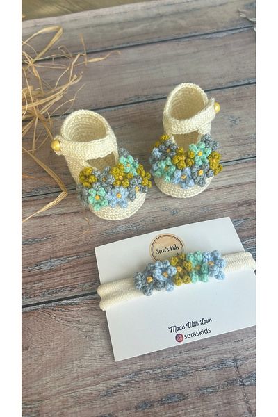 seraskids Hand Knitted Cream Color Flower Bunch Baby Girl Shoes Booties and Bandana Set