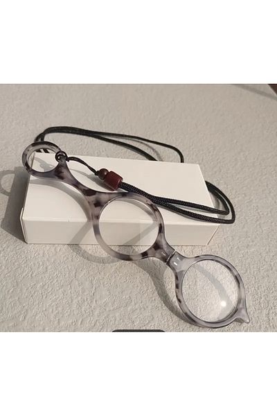 glasses accessory Reading glasses can be hung around the neck magnifying foldable necklace 2.00