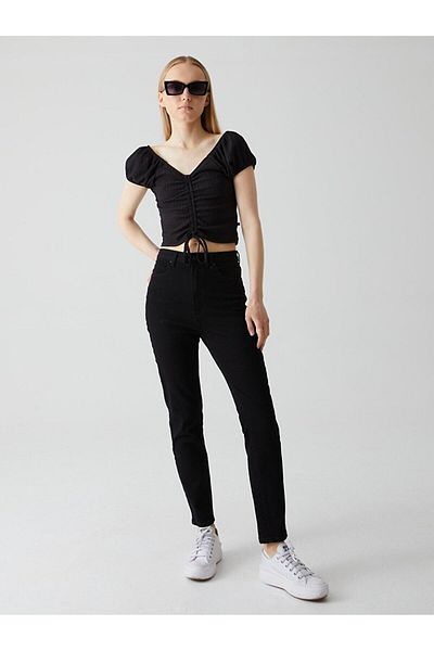 Ltb Tricou negru cu decolteu în V în față