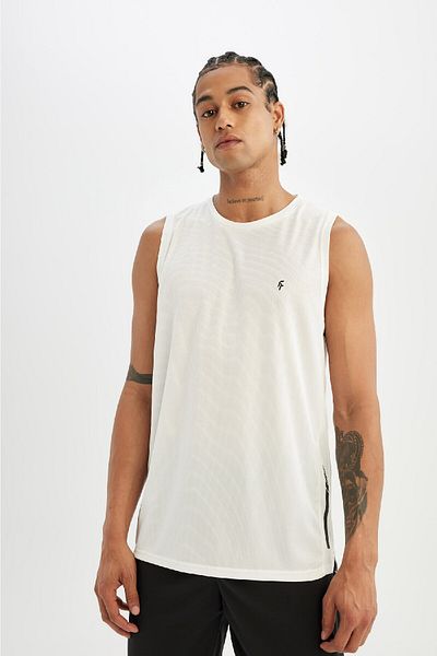 DeFacto DeFactoFit Slim Fit bedruckter Sportler aus schwerem Stoff mit Rundhalsausschnitt A1736AX24SM