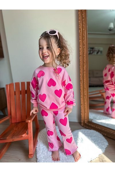 Generic Brand Seasonal Set with Heart and Pink Spaghetti Legs