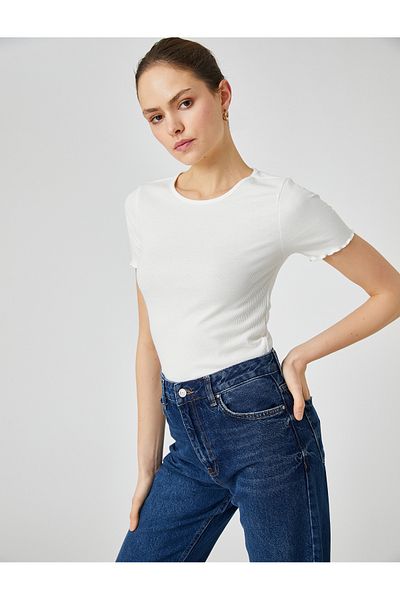 Koton Μανίκια T-Shirt με λαιμόκοψη με λεπτομέρεια από βολάν