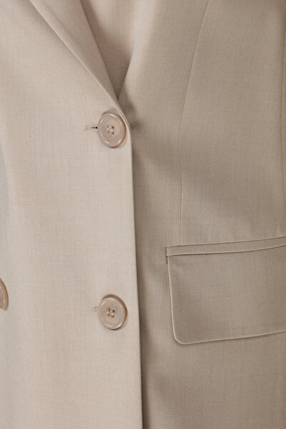 W Collection Beige Swallow Collar Buttoned Jacket