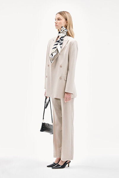 W Collection Beige Swallow Collar Buttoned Jacket