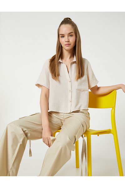 Koton Kurzärmliges, geknöpftes Crop-Shirt mit Taschendetail