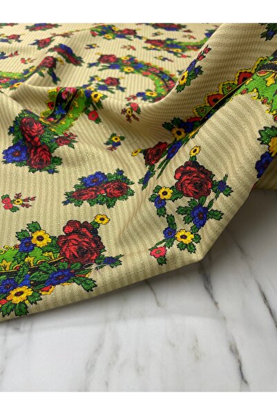 ipekkumaş Το υφασμάτινο λινό ρούχο με μοτίβο τουρκμένου χρυσού ασημί πωλείται...