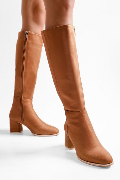 Shoeberry Damenkiella Tan Wildleder-Stiefel mit Absatz Tan Wildleder