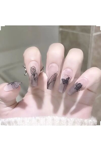 Alya Nail Studio Kadın Jel Nail Art Gotik Baskılı Kelebek Siyah Design Badem ...