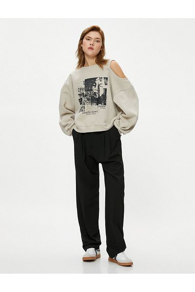 Koton Window Detailed Sweatshirt Comfortable Fit Long Sleeve Printed