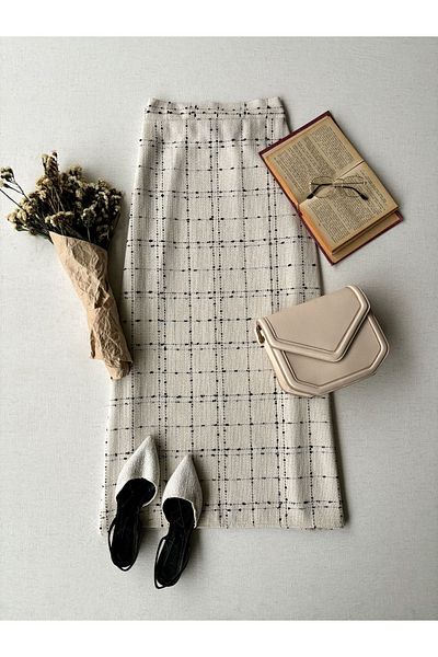 KÜÇÜĞÜM BUTİK Fusta lungă din tweed albă