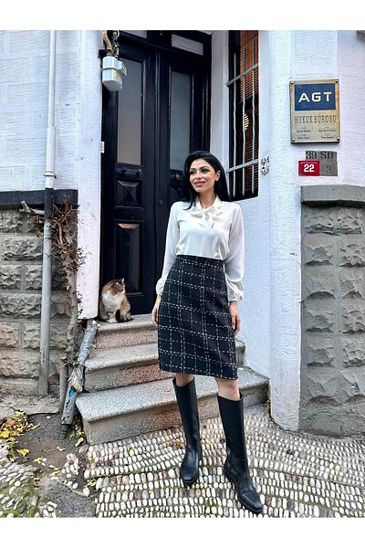 KÜÇÜĞÜM BUTİK Къса черна пола от туид