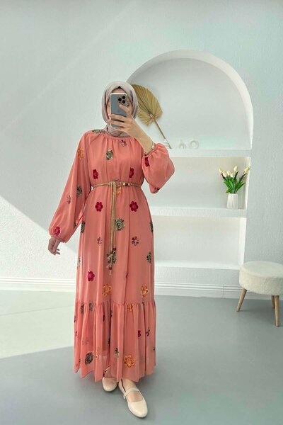 Pardesü Dünyası Hasır Kemerli Nakışlı Elbise Yavruağzı