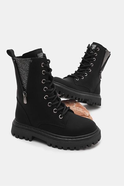 Tonny Black Schwarze, matte Mädchenstiefel mit Thermosohle, seitlichem Reißverschluss, Steindetails, Schnürung und Reißverschluss