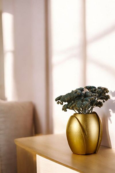 Evene Small Vase for Home Decoration - Table Top and Gold Color Model 14