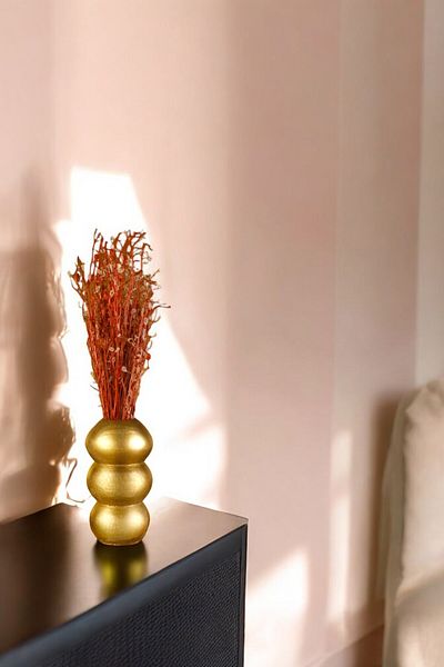 Evene Small Vase for Home Decoration - Table Top and Gold Color Model 34
