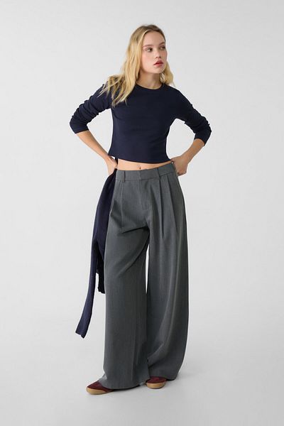 Stradivarius Crop T-Shirt with Long Sleeves and Cotton
