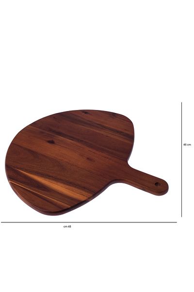 Dania Tbsi presenting Vietnamese beech wood with two handles and an elegant shape