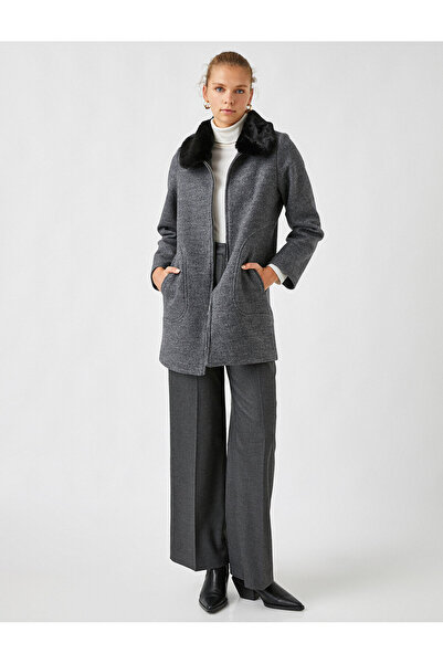 Koton Kabát do kapsy s kožešinovým límcem na zip