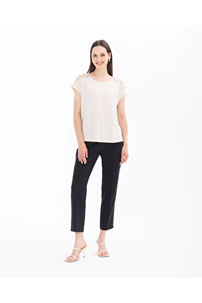 SEÇİLSTORE Omuz Detaylı Kısa Kollu Bluz