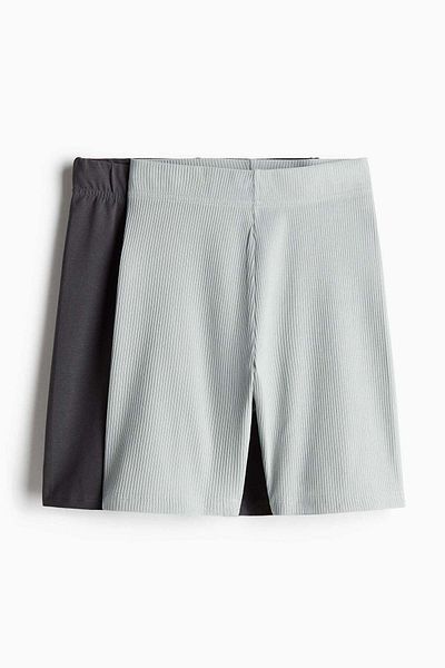 H&M قطعتان من شورتات ركوب الدراجات