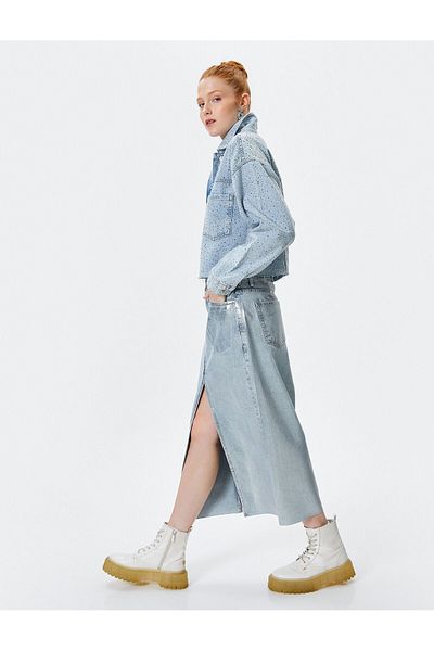 Koton Midi-Jeansrock mit Schlitz vorne, hoher Taille, folierten, metallisch glänzenden, bedruckten Taschen