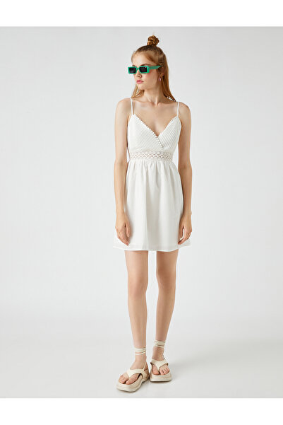 Koton Minikleid mit dünnen Trägern und Häkeldetail