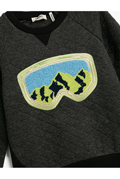 Koton Ватиран суитшърт с дълъг ръкав - кръгло деколте и детайл с апликация