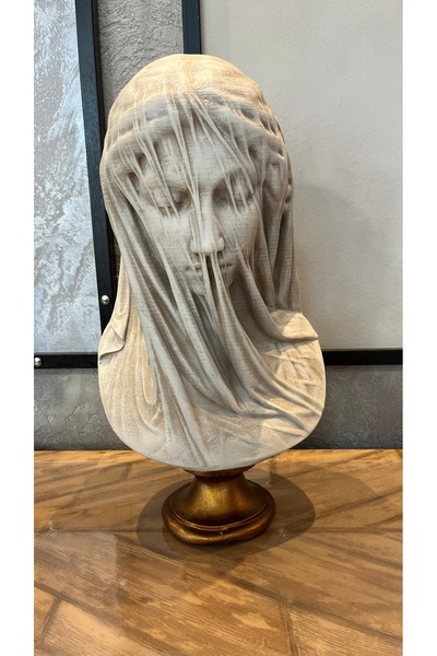 Kitimmini Meryem Ana heykeli.