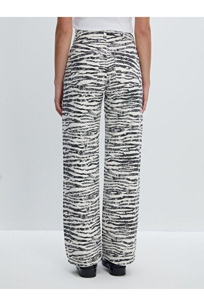 LC Waikiki Vision Ecru Zebra Patterned Straight Fit Women's Jean Trousers