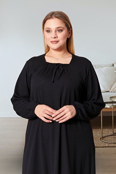 Ferace Γυναικείο φόρεμα με ριμπ τετράγωνο γιακά μεγάλου μεγέθους