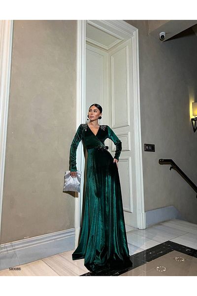 Trendusfashion Βελούδινο μακρυμάνικο βραδινό φόρεμα με λεπτομέρεια από πέτρα - Κομψό και κομψό σχέδιο