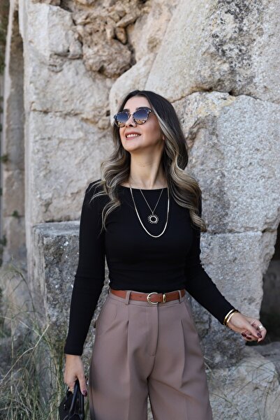 bytugcekaya كرة سوداء برباط على شكل قارب