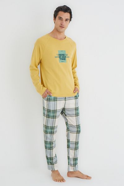 Trendyol Collection Gelbes, kariertes Strick-Pyjama-Set mit normaler Passform TMNAW25PT00062