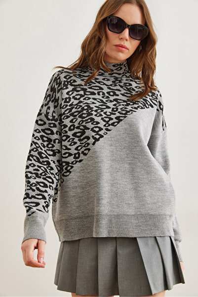 Olalook Kadın Gri Leopar Detaylı Bloklu Triko Kazak KZK-19000811
