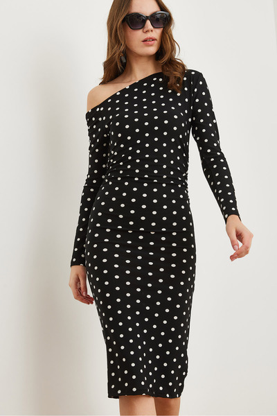 Olalook Γυναικείο πουά μαύρο πλεκτό μίνι φόρεμα με λαιμόκοψη ELB- 19002316