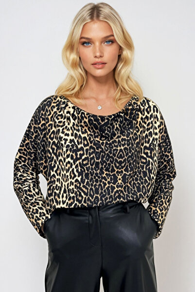 Trend Alaçatı Stili Women's Leopard Degaje Collar Wide Cut Knitted Blouse Alc-X13126