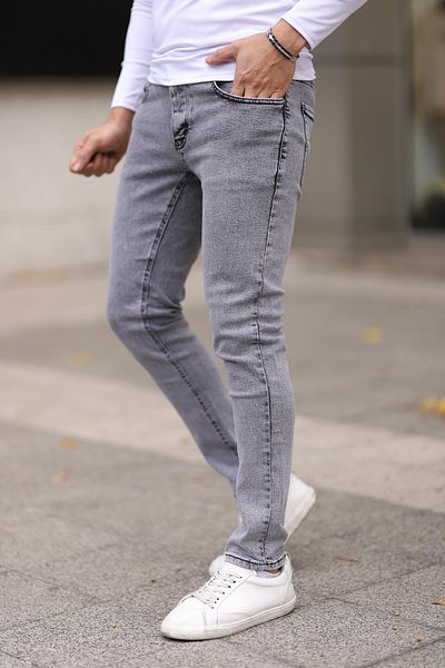 Trendyol Collection Graue, schmal geschnittene Jeans-Jeanshose TMNAW25JE00013