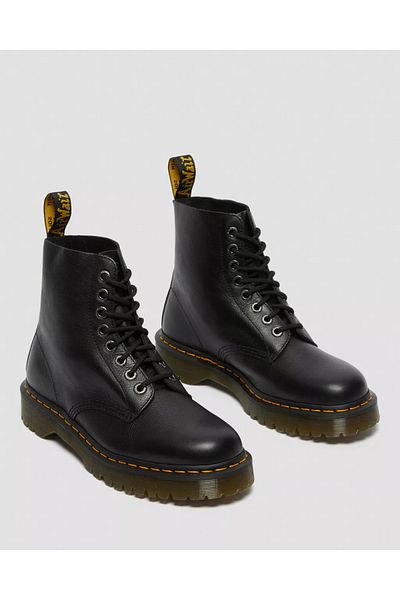 Size 4 black dr martens discount