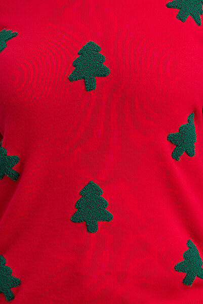 Trendyol Curve Red Embroidered New Year's Themed Knitwear Sweater Tbbaw25An00064