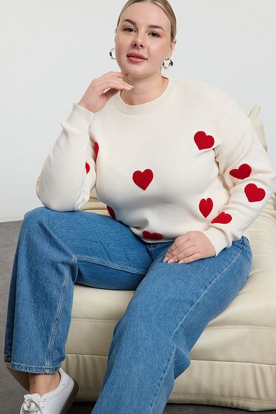Trendyol Curve Ecru Heart Embroidered Knitwear Sweater Tbbaw25An00064