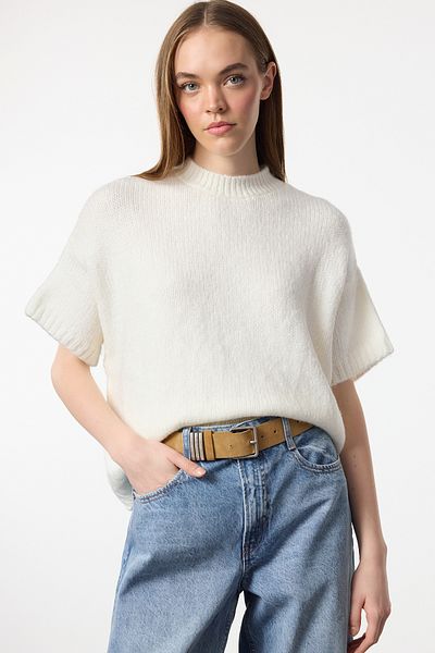 Trendyol Collection Soft Texture Wide Fit Ecru Knitwear Sweater - Twoaw25Kz00021