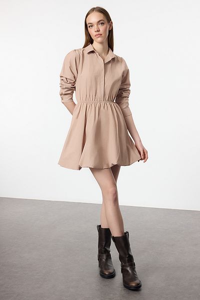 Trendyol Collection Μίνι υφαντό φόρεμα με γιακά πουκάμισο με φούστα Camel TWOAW25EL00489