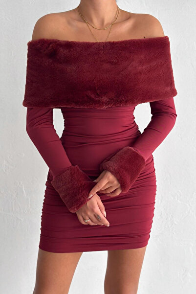 MOZENA Kürk Detaylı Madonna Yaka Mini Büzgülü Elbise