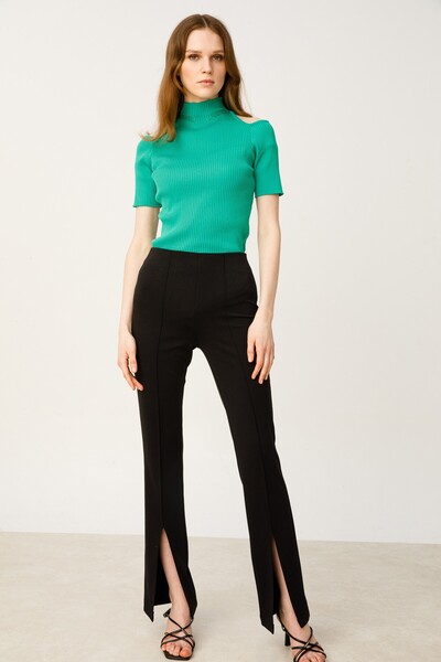 ON Grass Stitched Slit Trousers