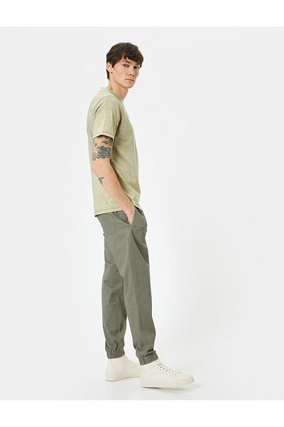 Koton Παντελόνι Jogger Slim Fit Chino με κορδόνι στη μέση και λεπτομέρεια τσέπης