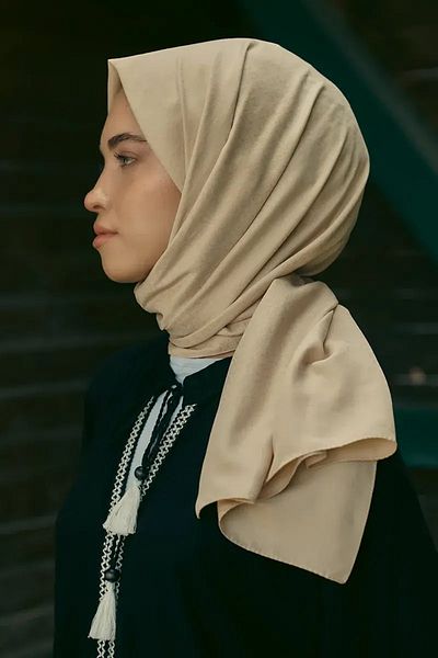 ED Scarf Μοτίβο με τετράγωνο σάλι μεταξένιο ζακάρ - μπεζ