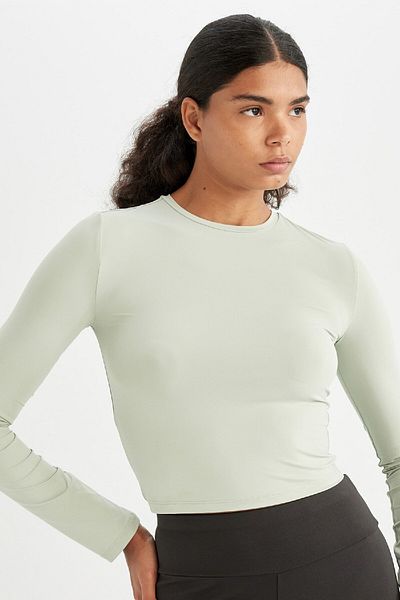 DeFacto Maßgeschneidertes, körperbetontes, einfarbiges Basic-Langarm-T-Shirt mit Rundhalsausschnitt 3134654